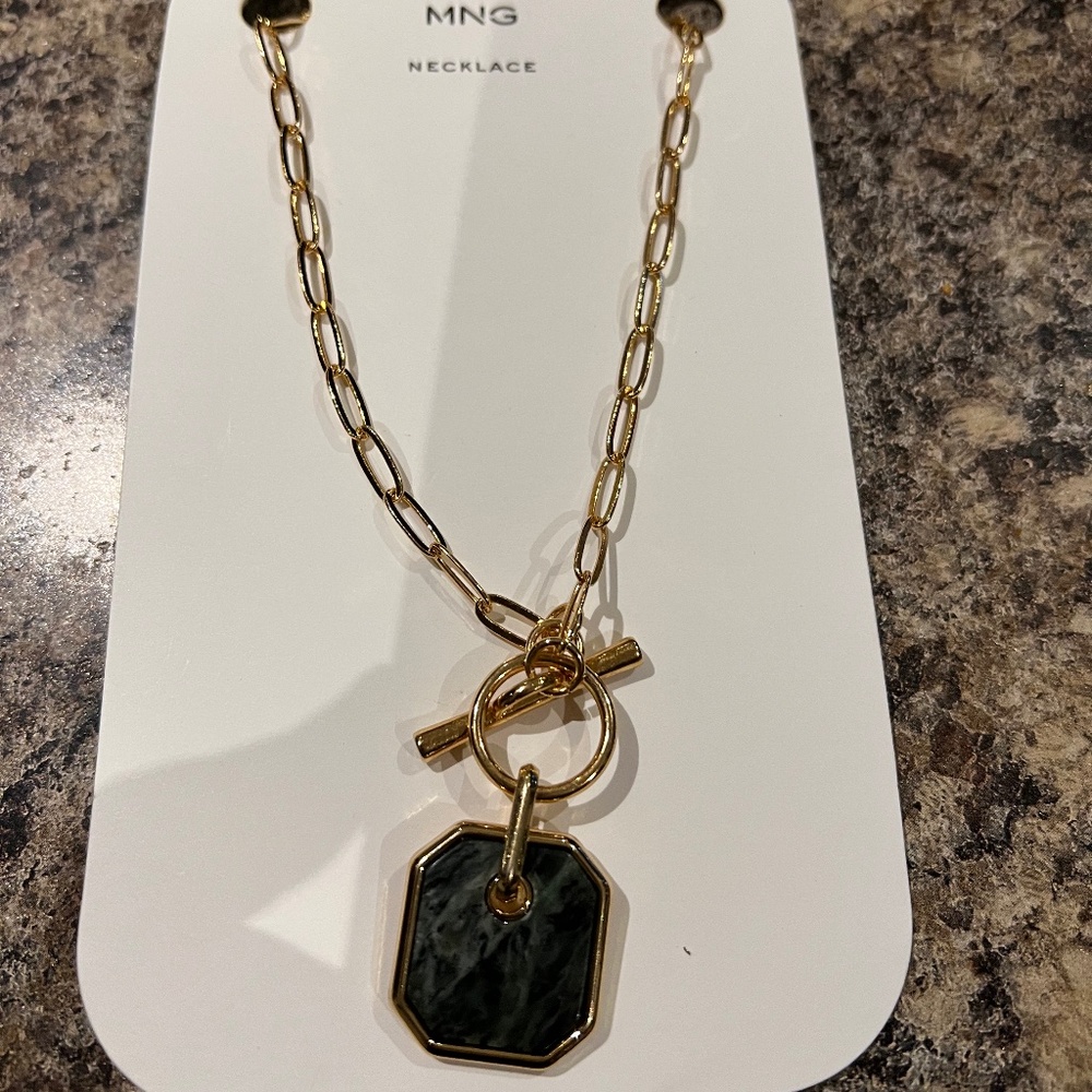 MNG necklace